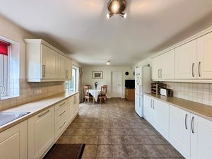 Photo 21- click for photo gallery